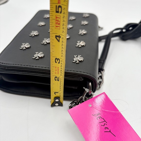 Betsey Johnson Skull Crossbody Clutch Chain Strap Bag Purse New - Picture 8 of 8